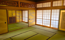 38,000円(税別)/ 1帖。文化財にも使用する最高級品。とっておきのお部屋に。